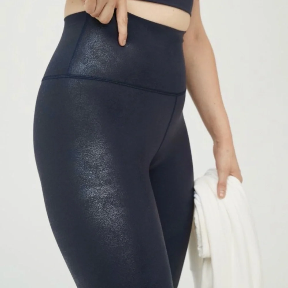 Aerie Offline High Waisted Navy Blue Liquid Hugger Leggings Women’s Size Medium